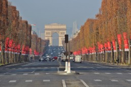 Les Champs Elysées 363 jours par an