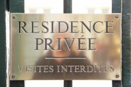 Les riches et la marchandise envahissent Paris